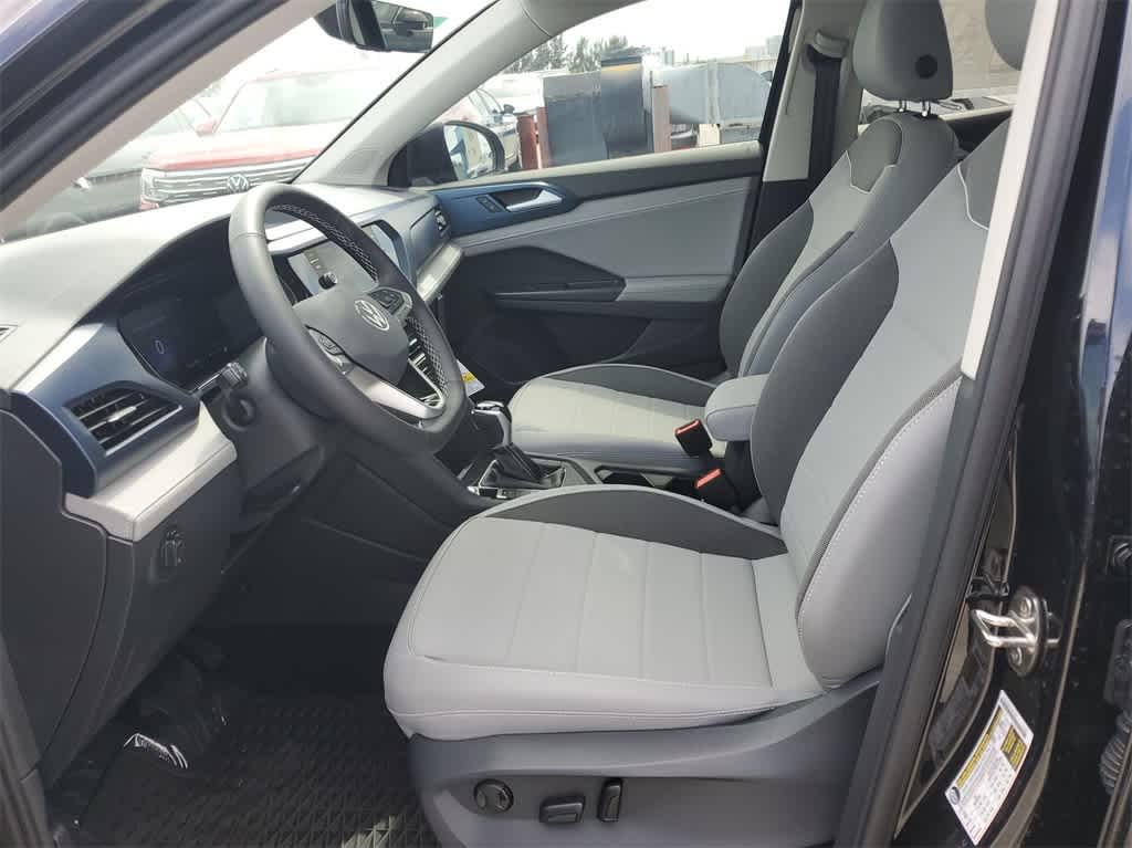 2024 Volkswagen Taos SE 11