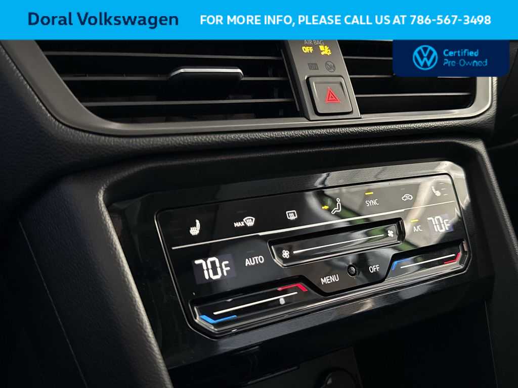 Thumbnail: 2025 Volkswagen Taos - 20