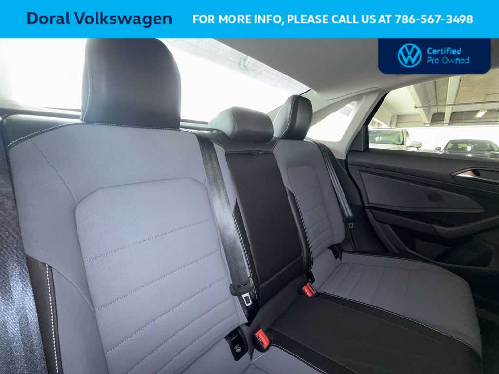 2025 Volkswagen Jetta SE - Photo 26