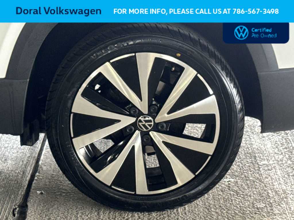 Thumbnail: 2022 Volkswagen Taos - 11