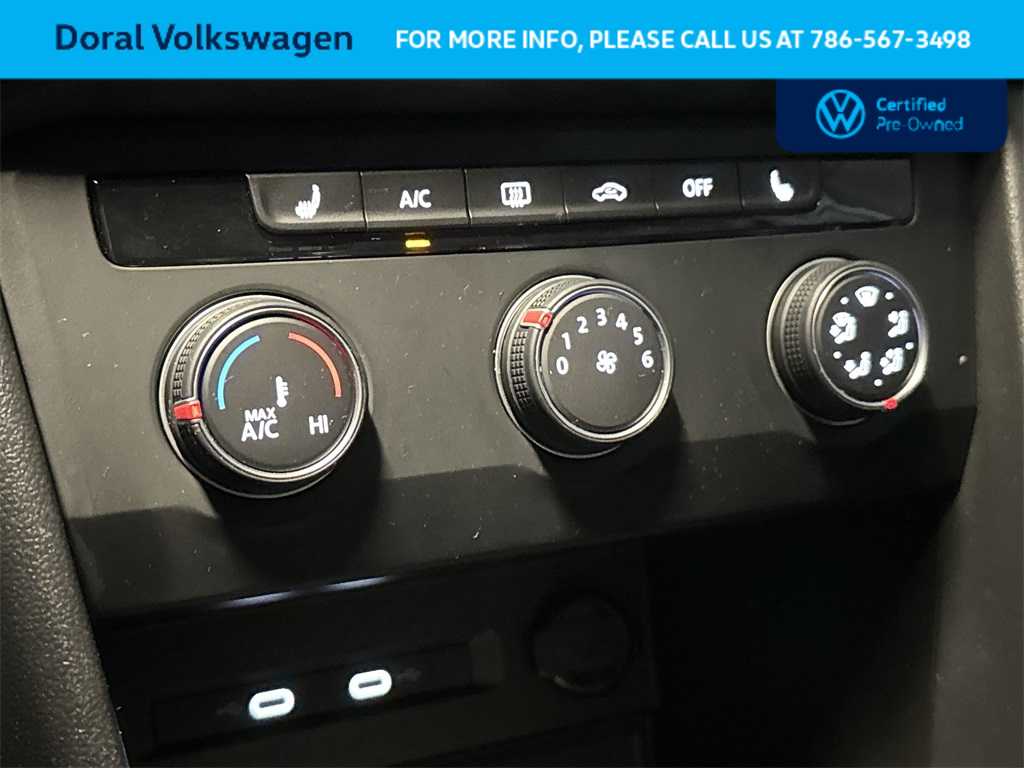 Thumbnail: 2022 Volkswagen Taos - 20