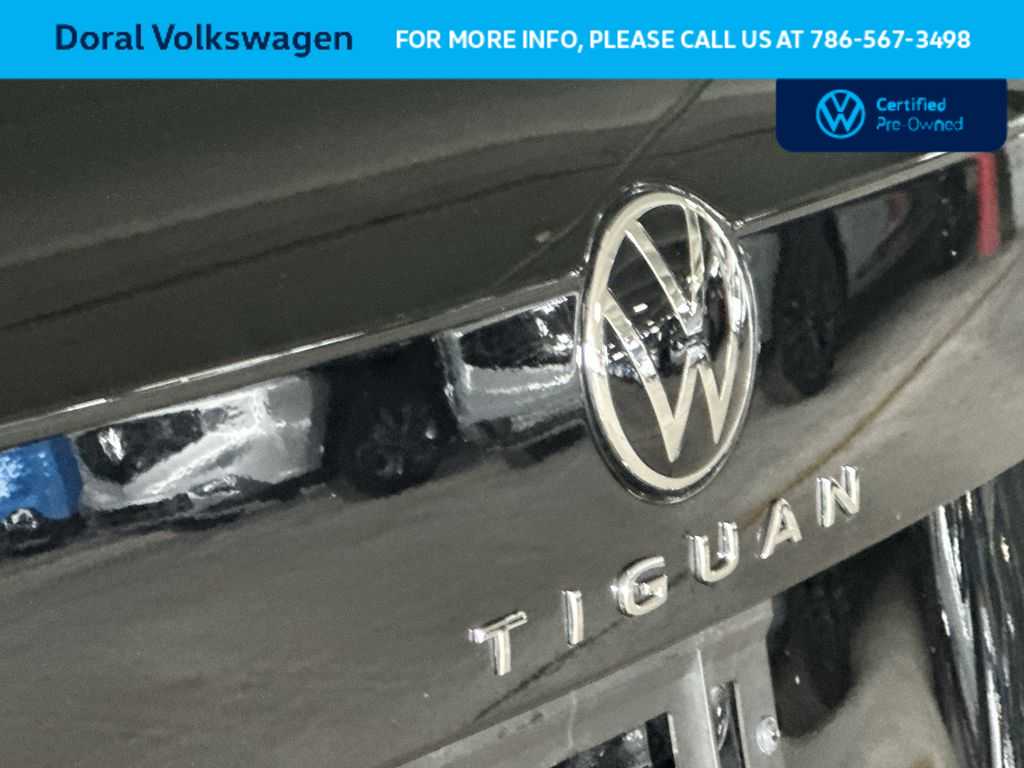 Thumbnail: 2023 Volkswagen Tiguan - 10