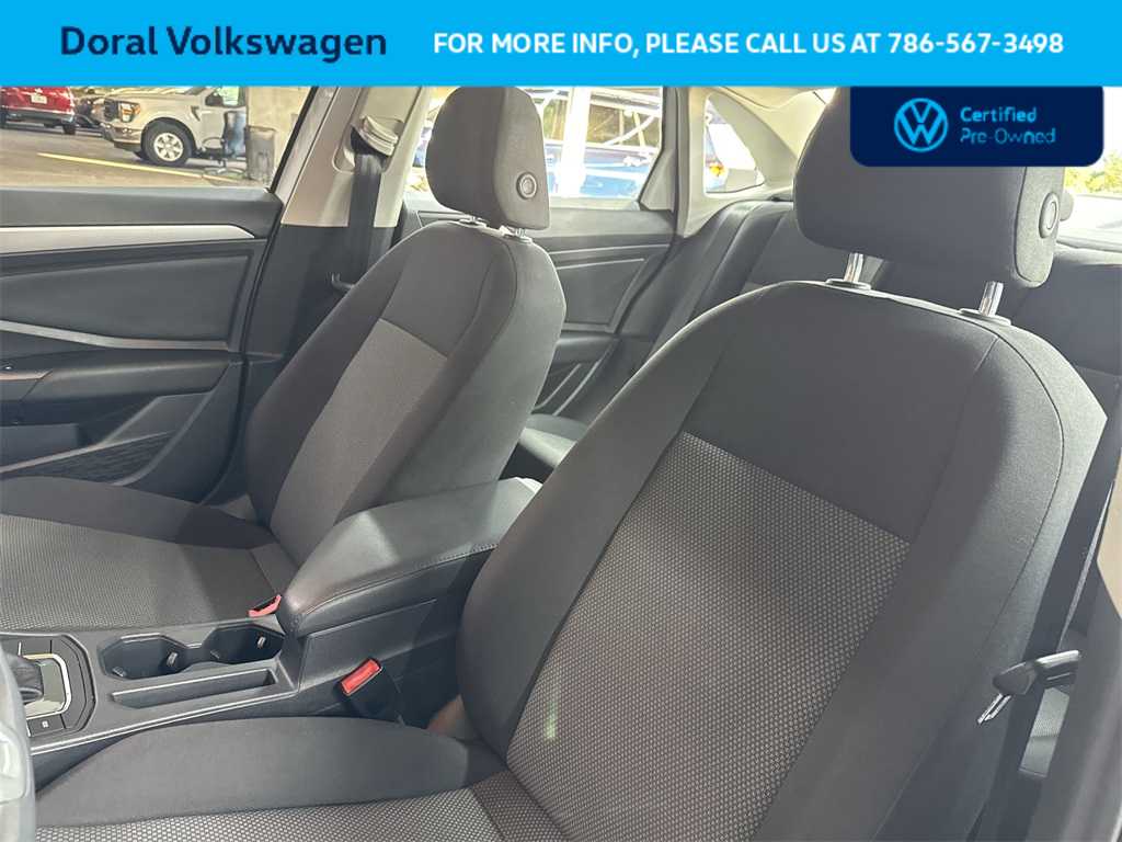 Thumbnail: 2021 Volkswagen Jetta - 14