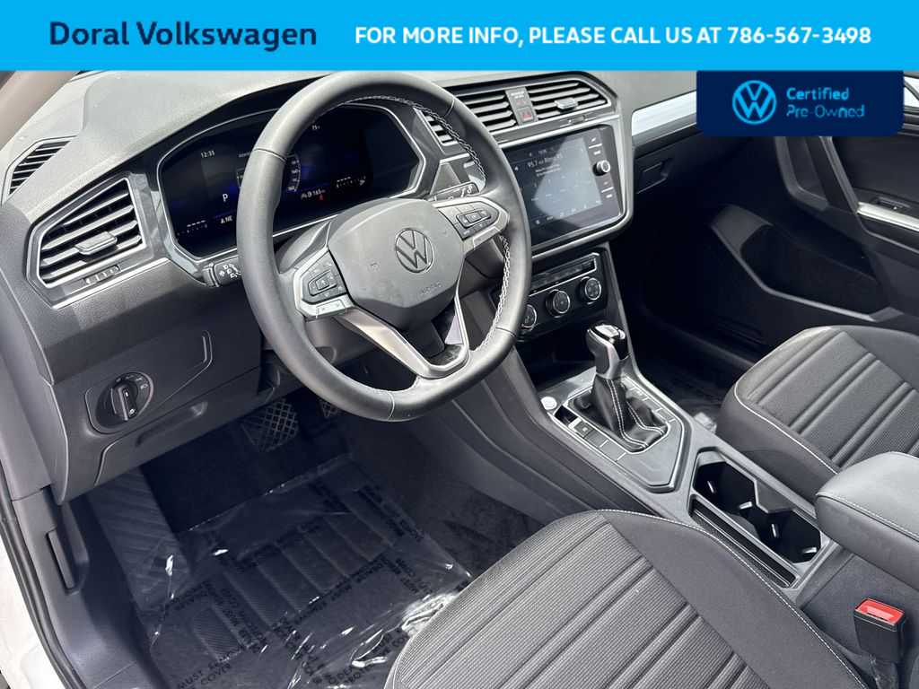 Thumbnail: 2024 Volkswagen Tiguan - 13