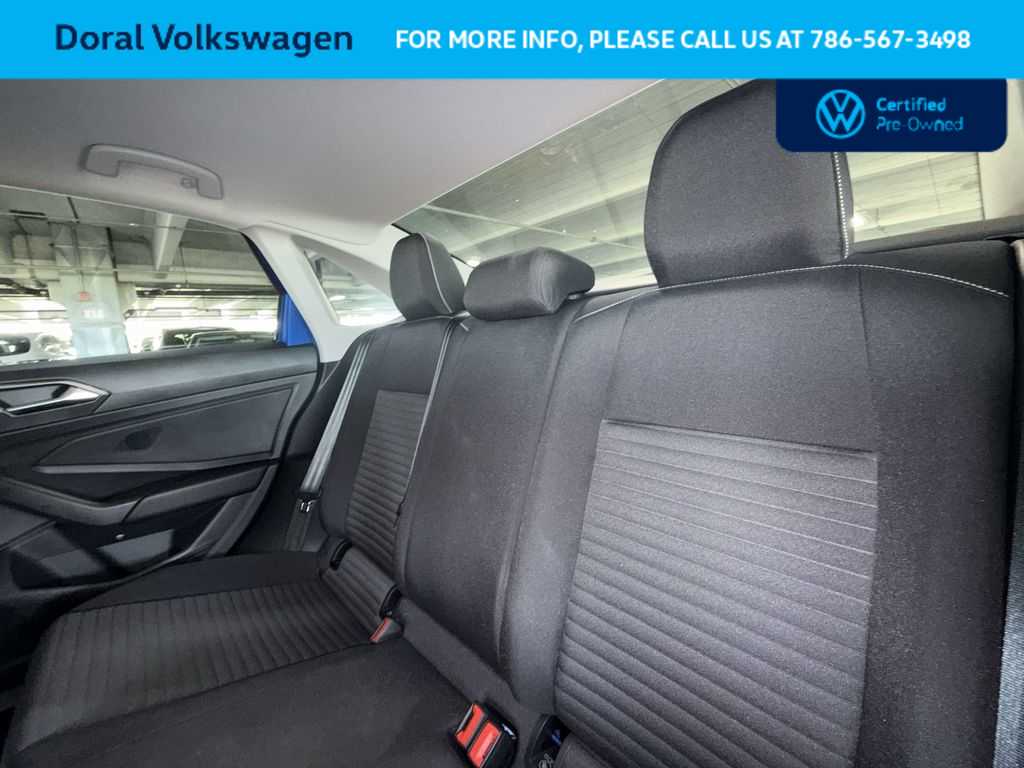 Thumbnail: 2024 Volkswagen Jetta - 22