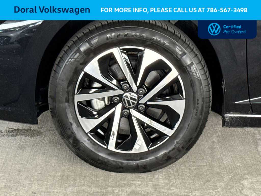 Thumbnail: 2023 Volkswagen Jetta - 11