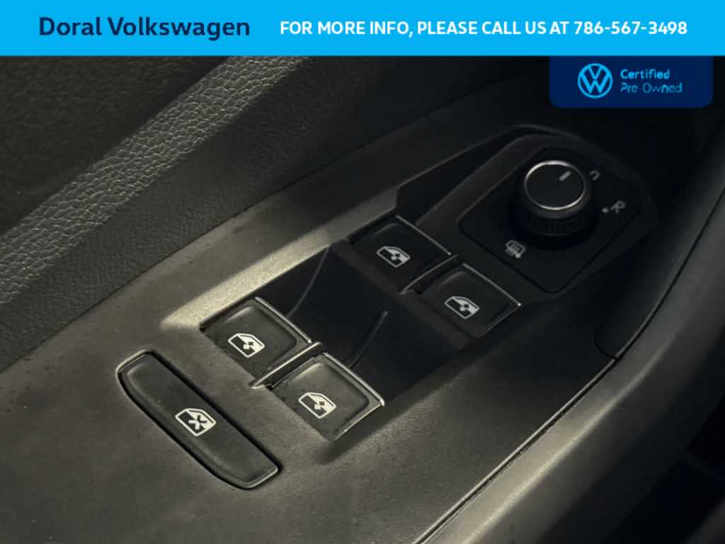 Thumbnail: 2025 Volkswagen Jetta - 17
