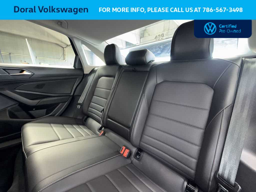 Thumbnail: 2021 Volkswagen Jetta - 22