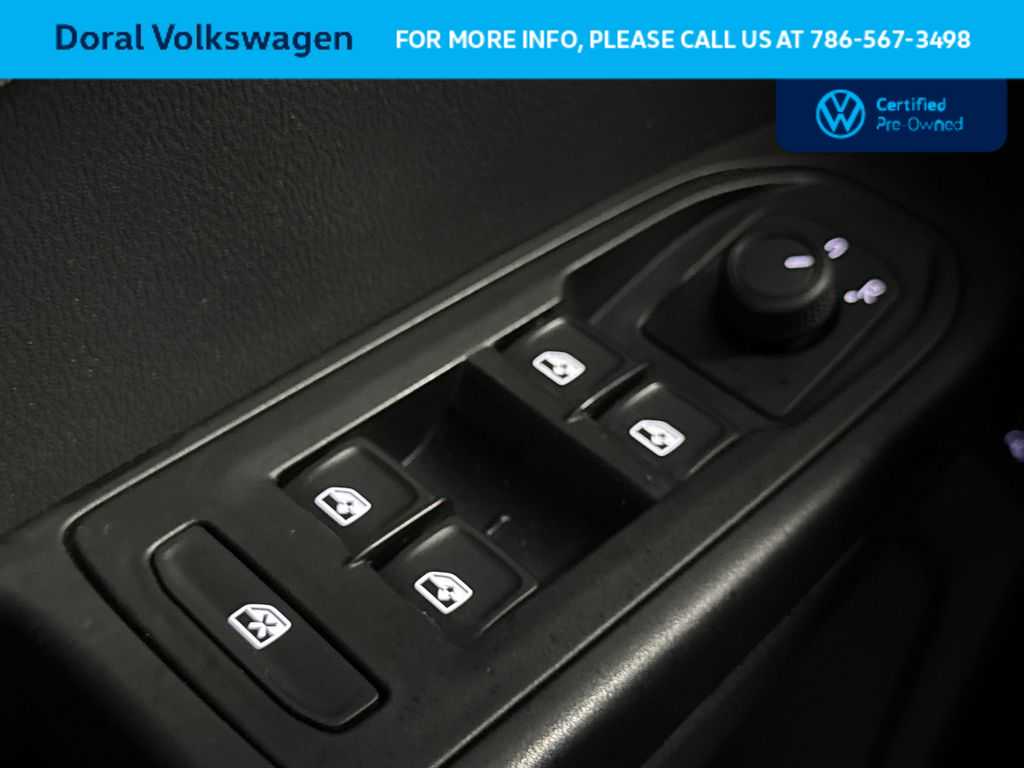 Thumbnail: 2023 Volkswagen Taos - 17