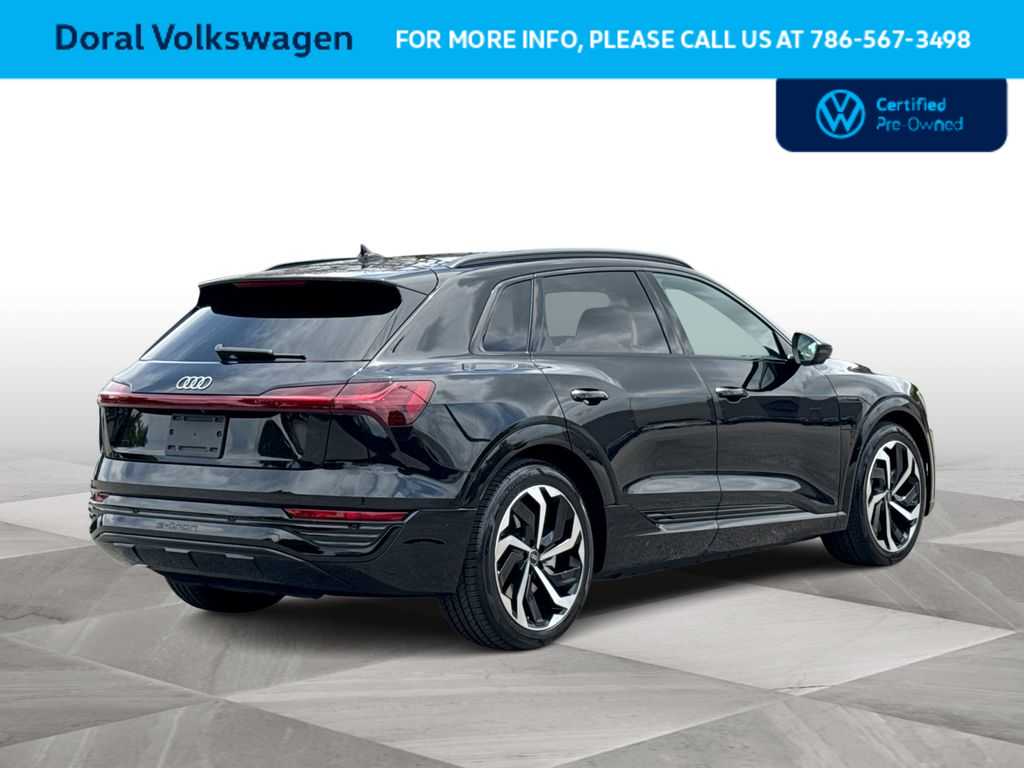 Thumbnail: 2024 Audi Q8 e-tron - 8