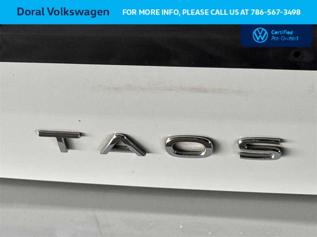 Thumbnail: 2022 Volkswagen Taos - 10