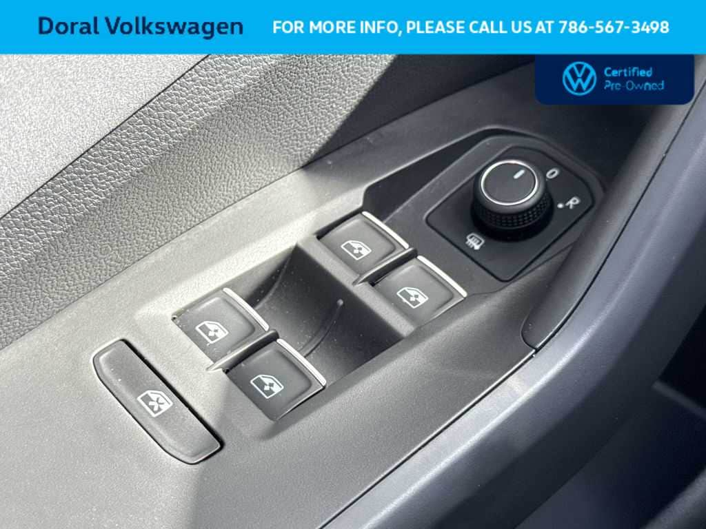 Thumbnail: 2025 Volkswagen Jetta - 17