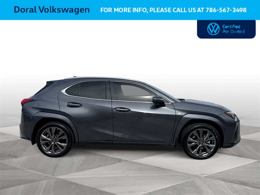 Thumbnail: 2022 Lexus UX - 9