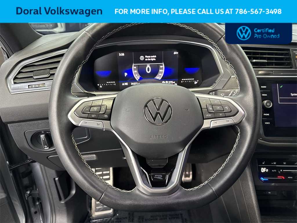 Thumbnail: 2023 Volkswagen Tiguan - 15