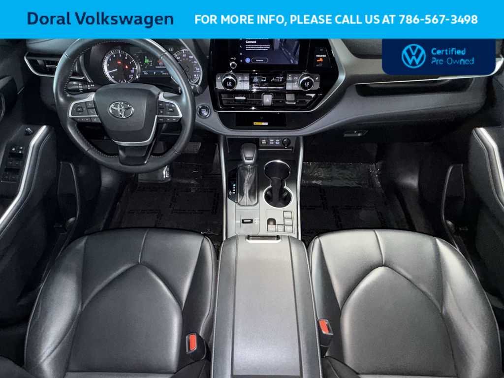 Thumbnail: 2023 Toyota Highlander - 24