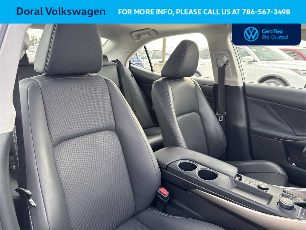 Thumbnail: 2016 Lexus IS - 27