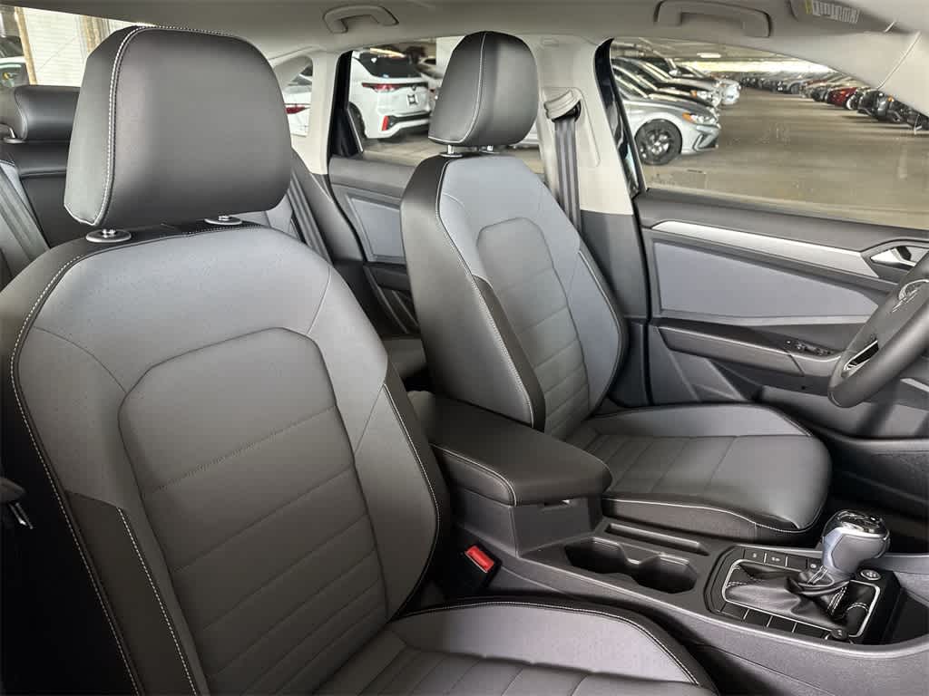 Thumbnail: 2025 Volkswagen Jetta - 27