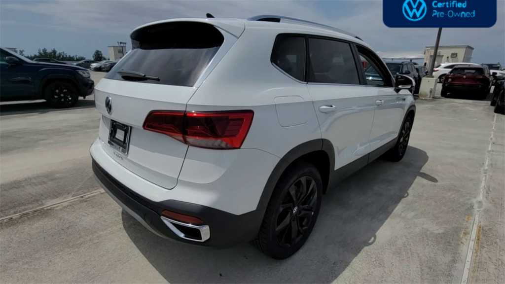 2023 Volkswagen Taos SE 9