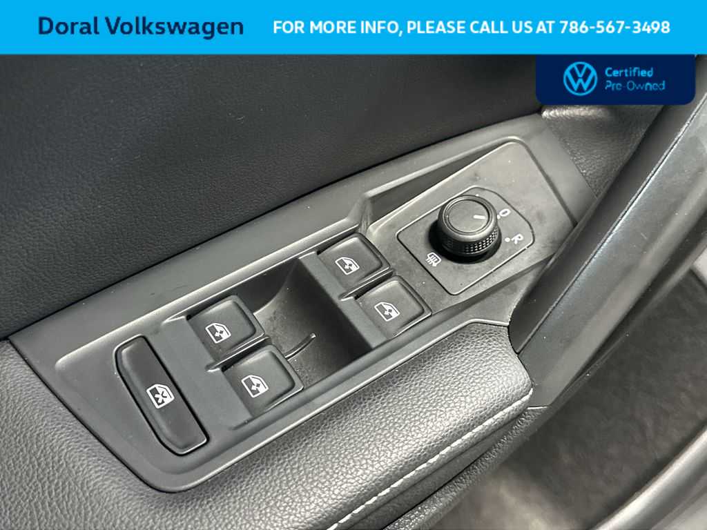 Thumbnail: 2024 Volkswagen Tiguan - 17