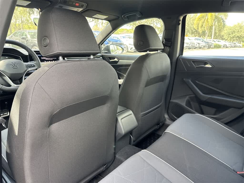 Thumbnail: 2025 Volkswagen Jetta - 23