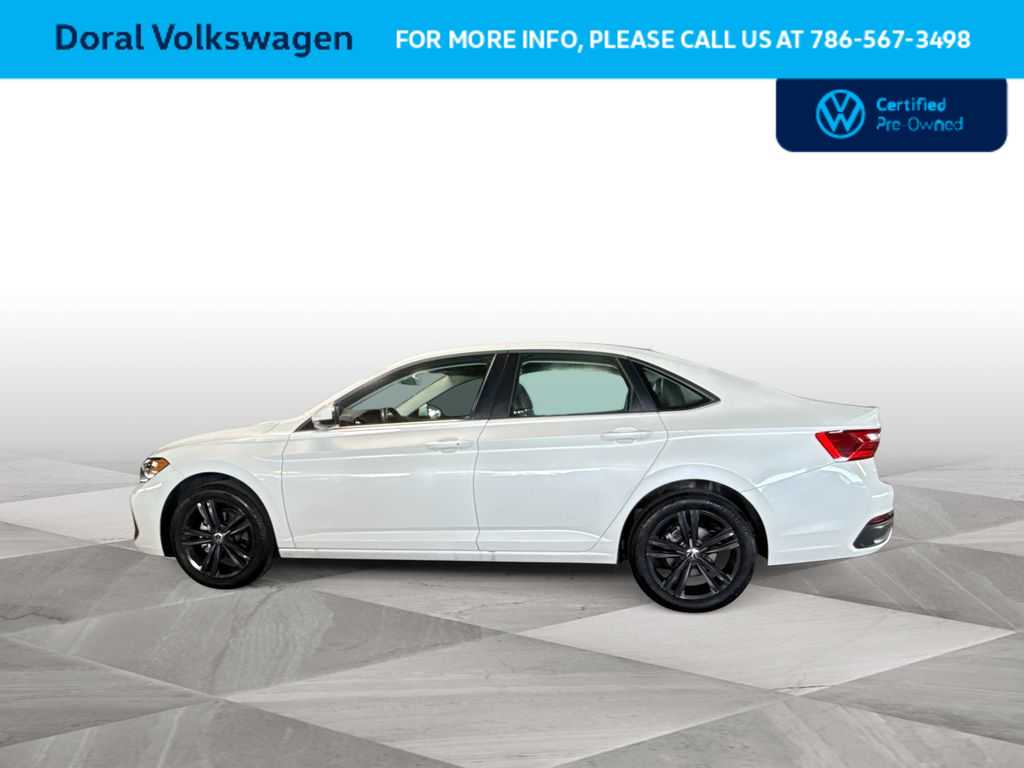 Thumbnail: 2024 Volkswagen Jetta - 5
