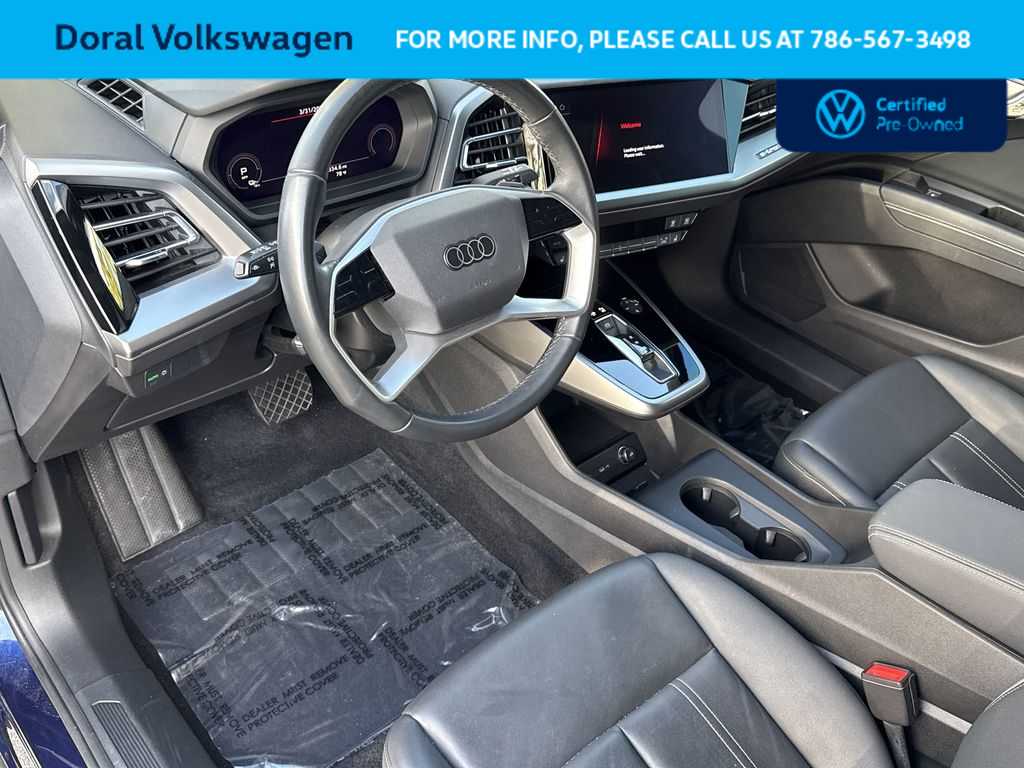 Thumbnail: 2023 Audi Q4 e-tron - 13