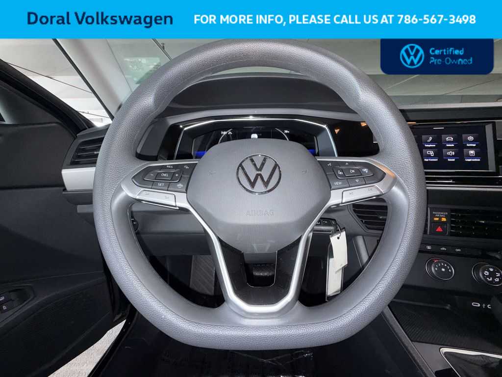 Thumbnail: 2023 Volkswagen Jetta - 15