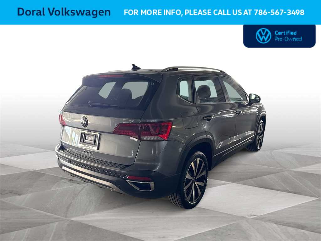Thumbnail: 2022 Volkswagen Taos - 8