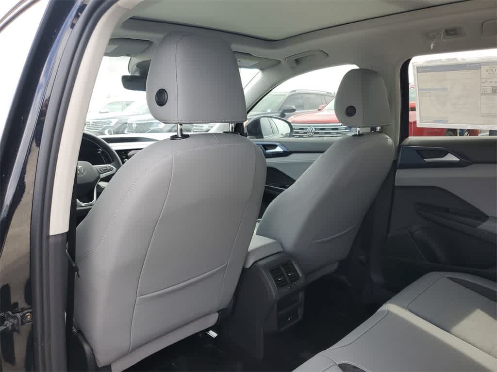 2024 Volkswagen Taos SE 18