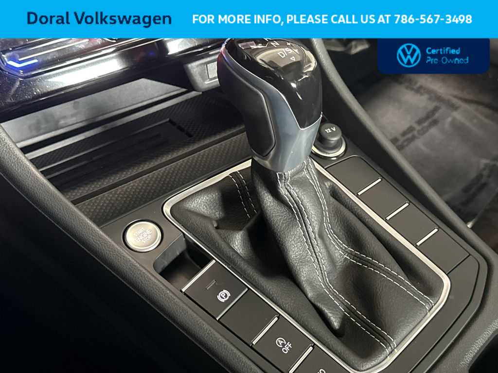 2025 Volkswagen Jetta SE - Photo 21