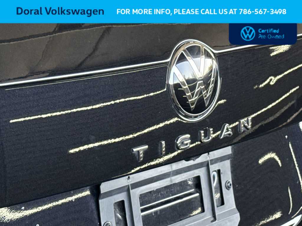 Thumbnail: 2023 Volkswagen Tiguan - 10