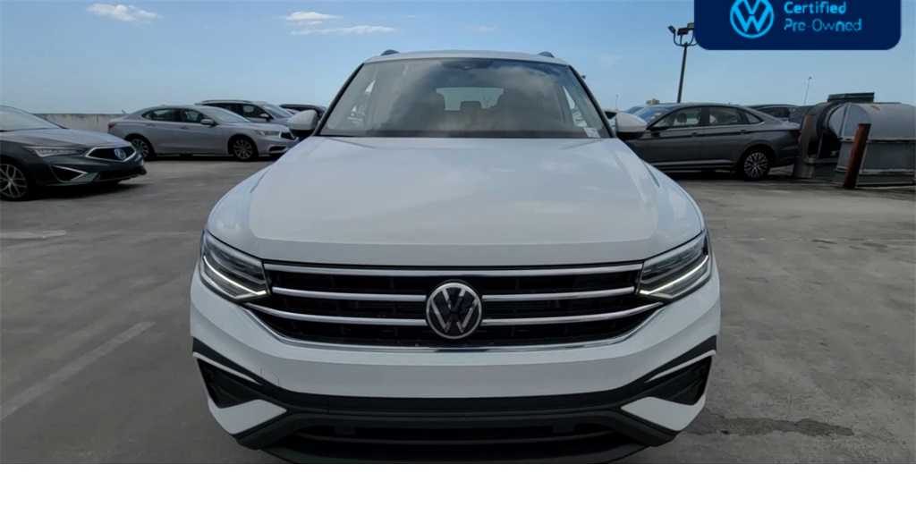 Thumbnail: 2023 Volkswagen Tiguan - 4