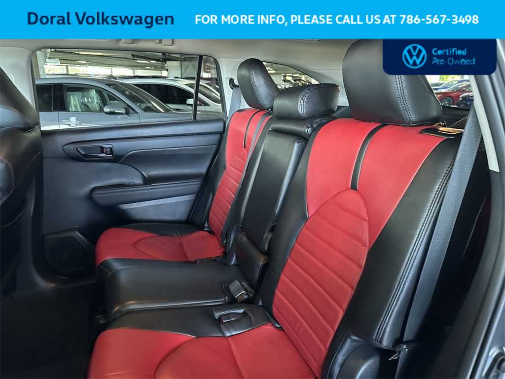 2024 Toyota Highlander LE 22