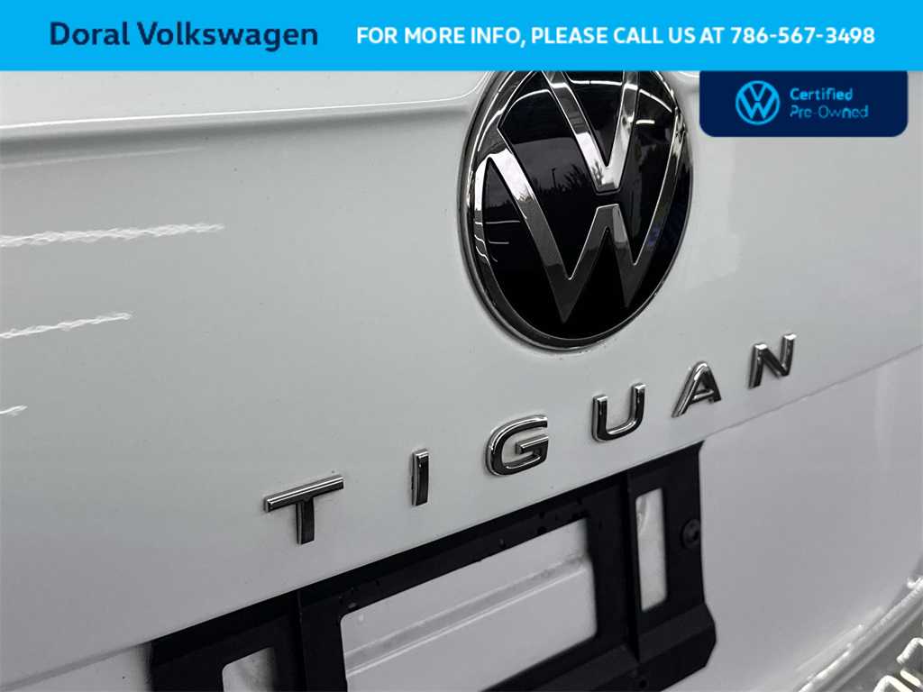 Thumbnail: 2022 Volkswagen Tiguan - 11