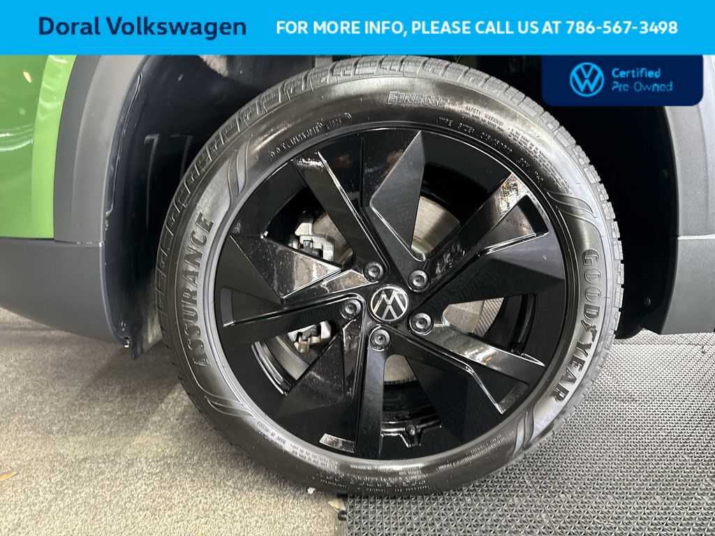 Thumbnail: 2025 Volkswagen Taos - 9