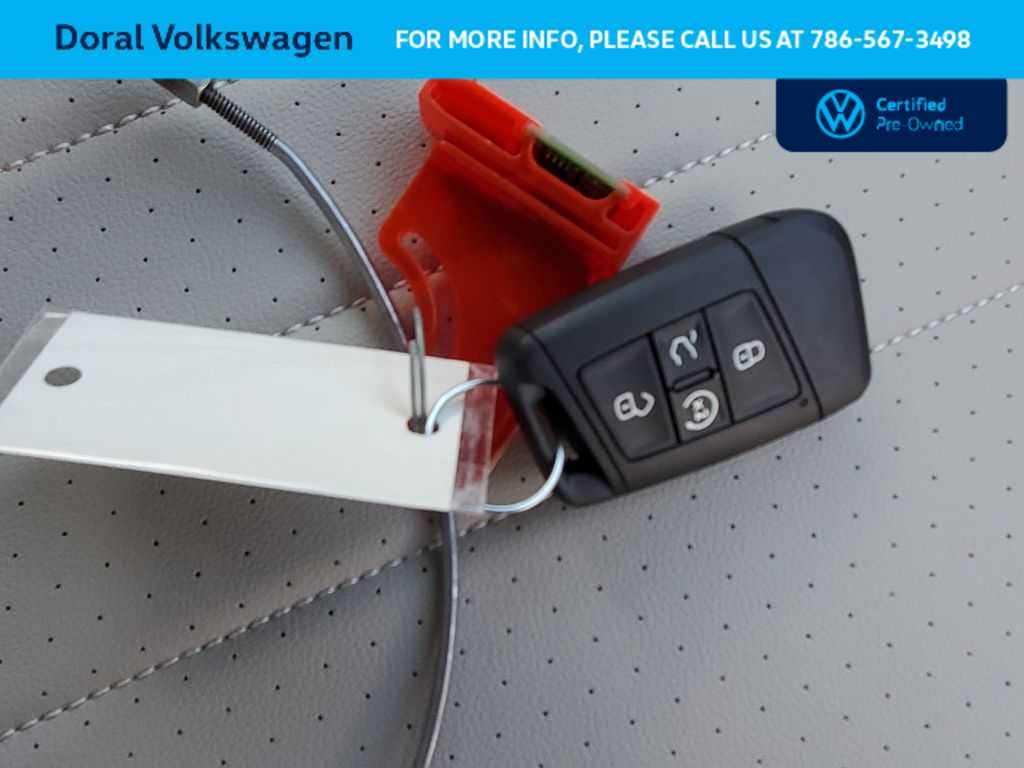 Thumbnail: 2023 Volkswagen Tiguan - 33