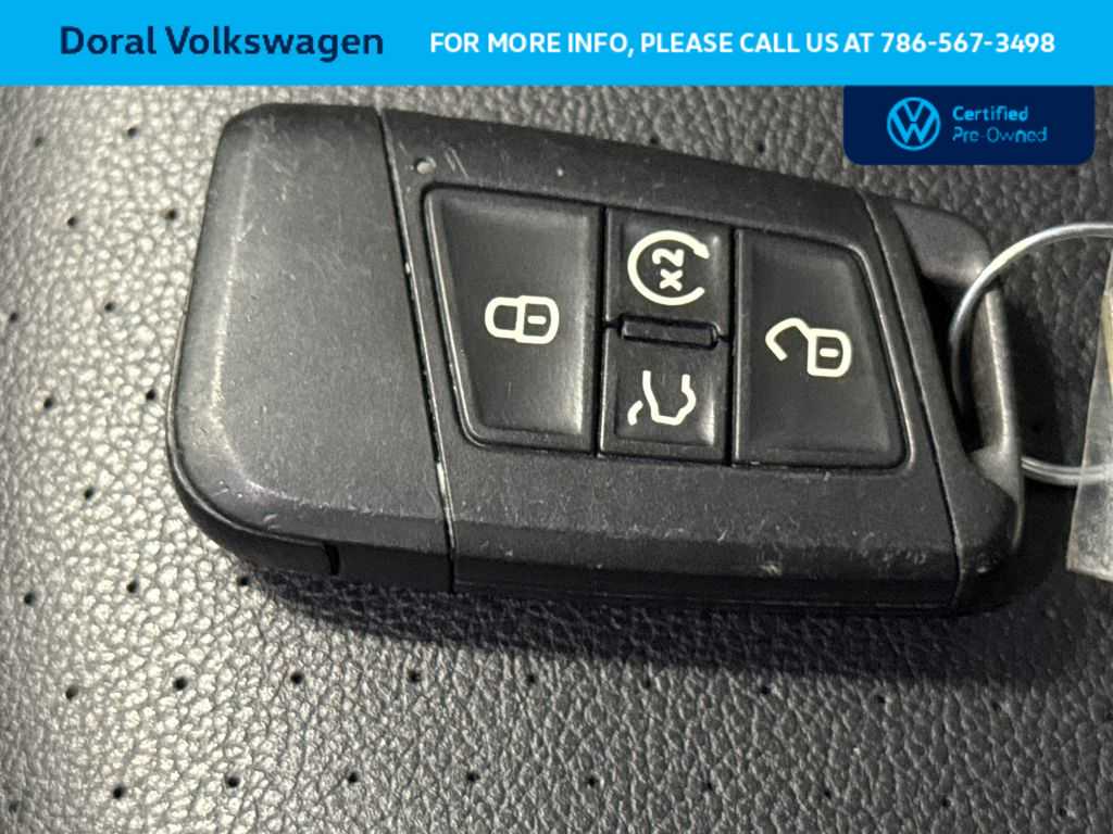 Thumbnail: 2023 Volkswagen Tiguan - 28