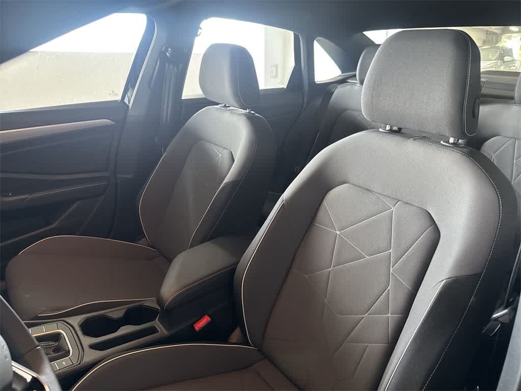 Thumbnail: 2026 Volkswagen Jetta - 14