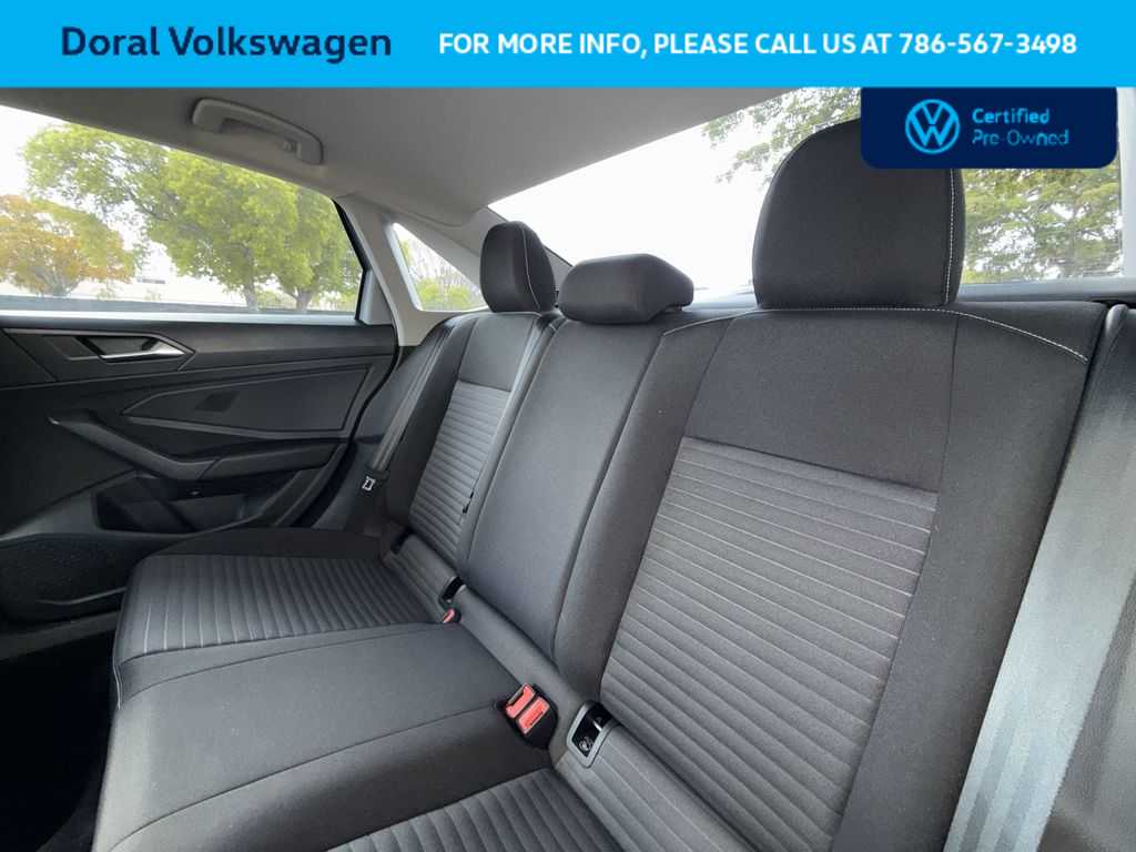 Thumbnail: 2023 Volkswagen Jetta - 22