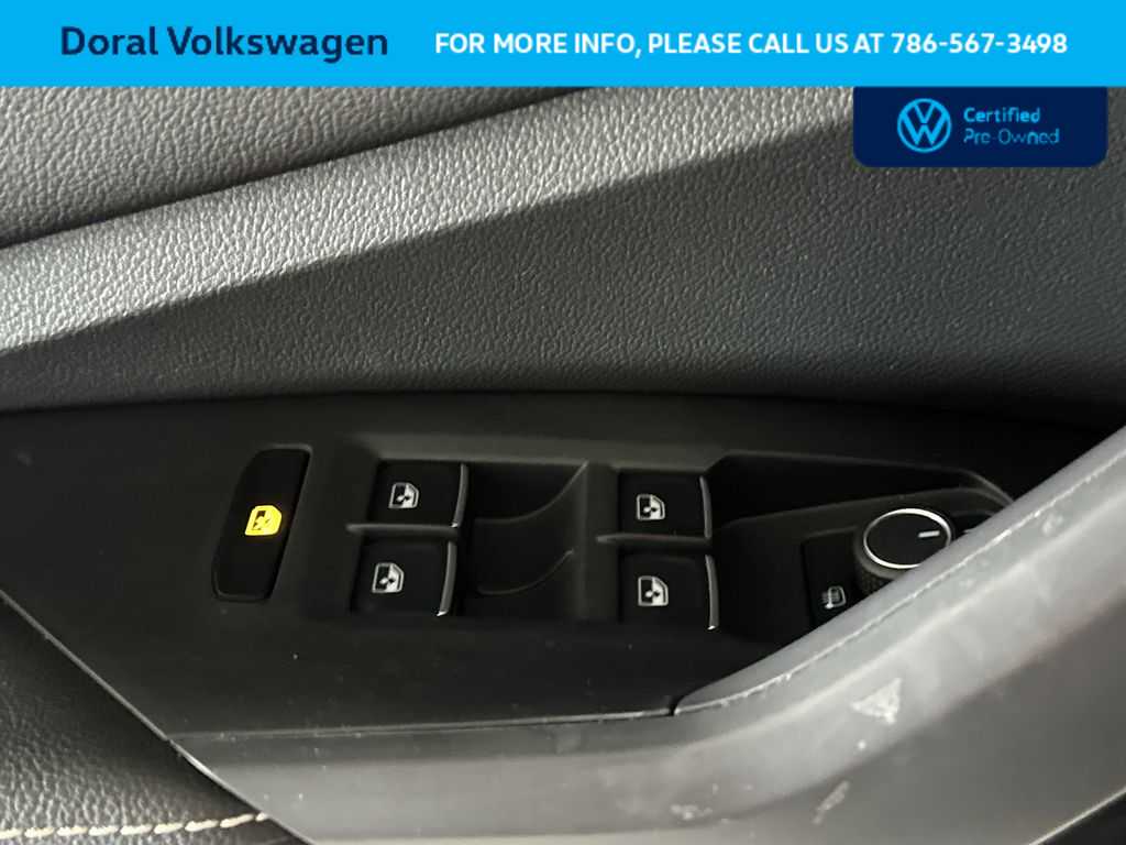 Thumbnail: 2023 Volkswagen Jetta - 17