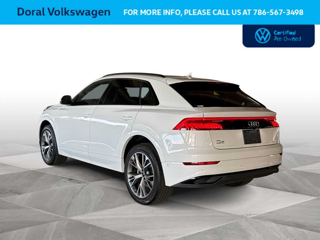 Thumbnail: 2023 Audi Q8 - 6