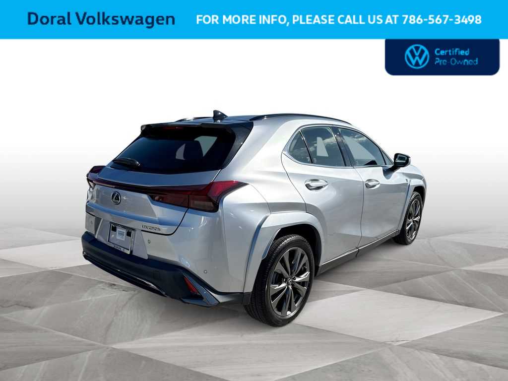 Thumbnail: 2024 Lexus UX - 8