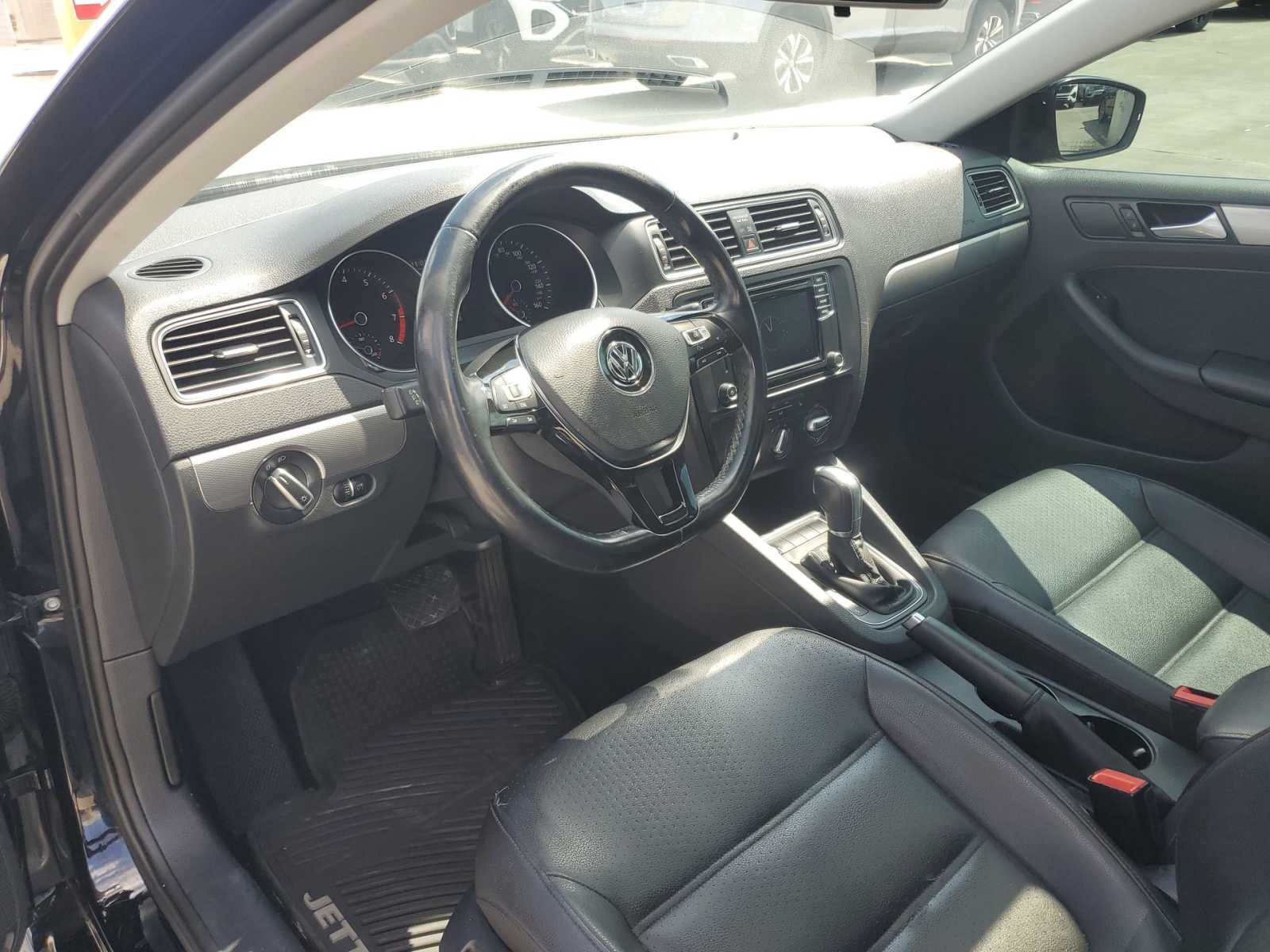 2017 Volkswagen Jetta SE 10