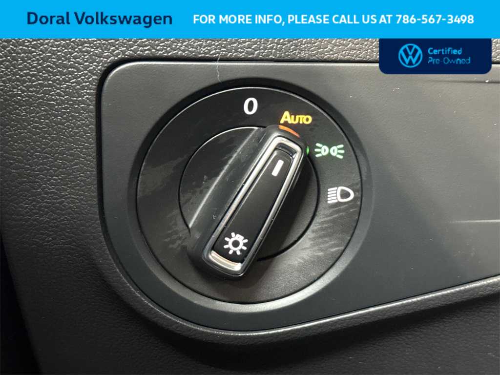 Thumbnail: 2023 Volkswagen Tiguan - 17