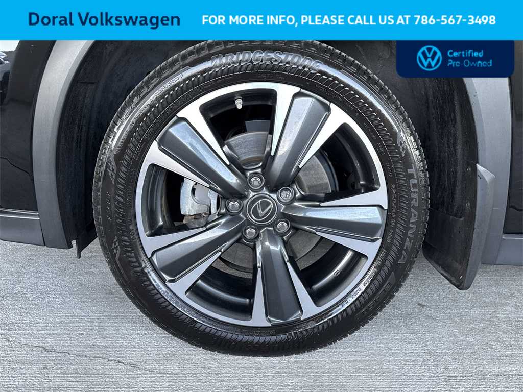 Thumbnail: 2024 Lexus UX - 10