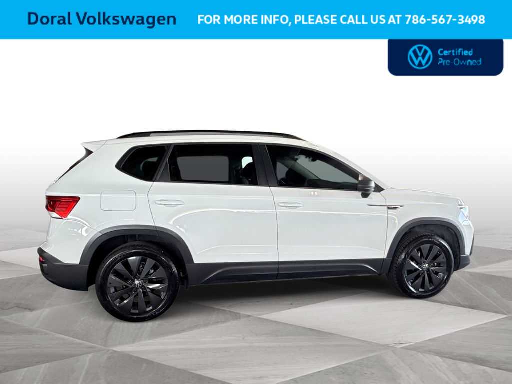 Thumbnail: 2023 Volkswagen Taos - 9