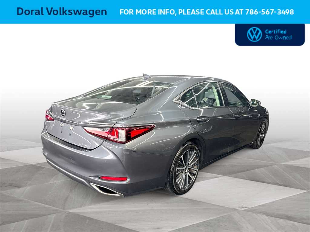 Thumbnail: 2022 Lexus ES - 8