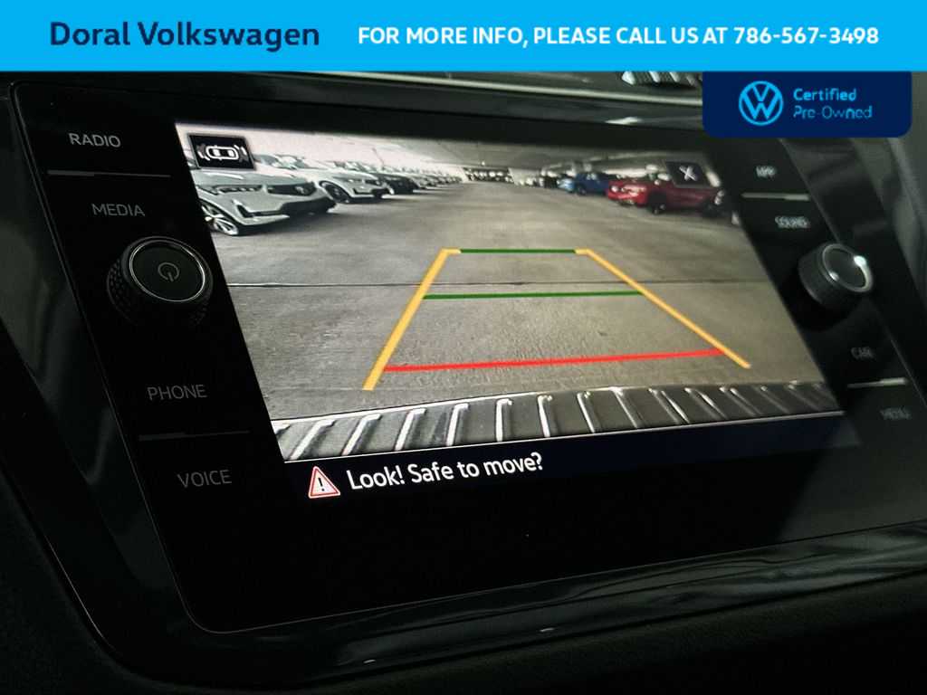 Thumbnail: 2022 Volkswagen Tiguan - 19
