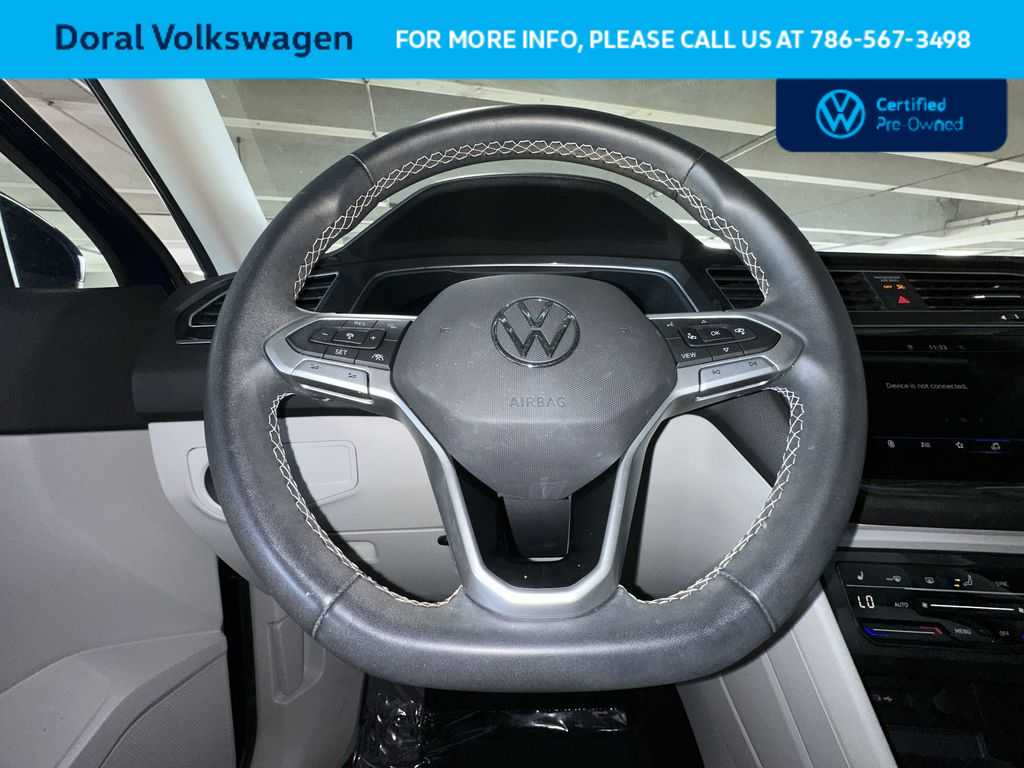 Thumbnail: 2023 Volkswagen Tiguan - 15