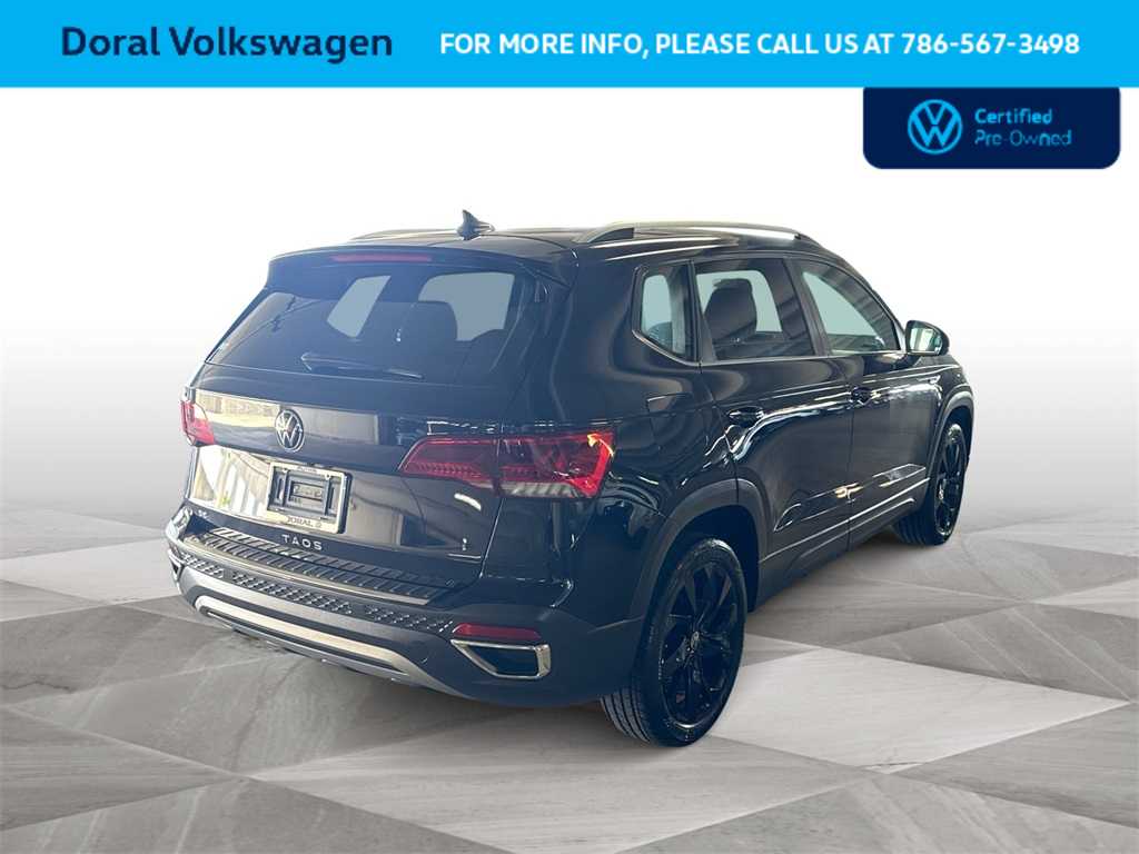 Thumbnail: 2022 Volkswagen Taos - 8